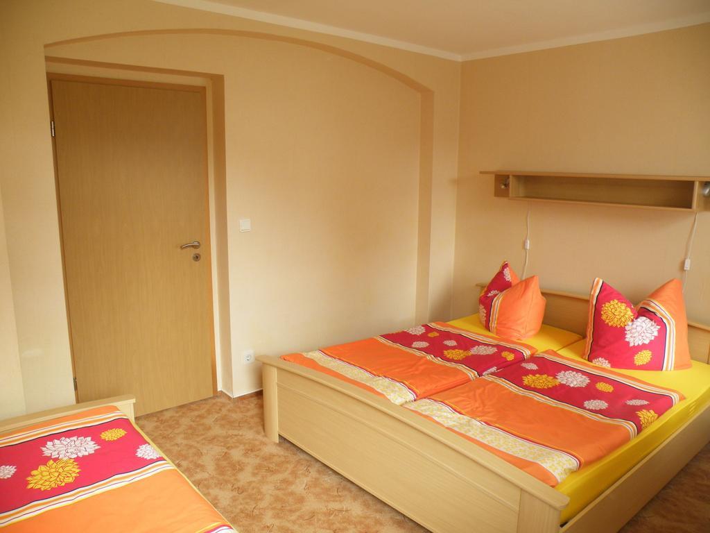 Am Lindenbaum Bed & Breakfast Sebnitz Oda fotoğraf